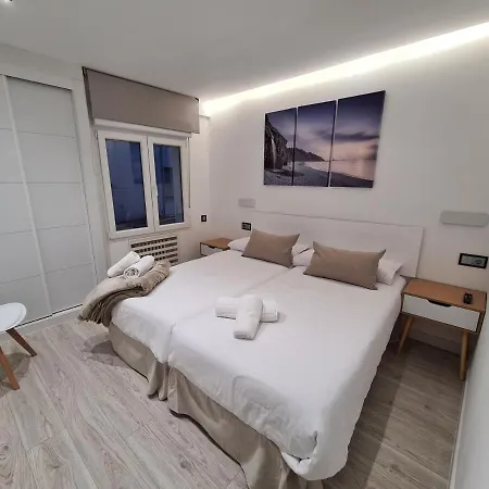 아파트 104a 8 Personas 기욘